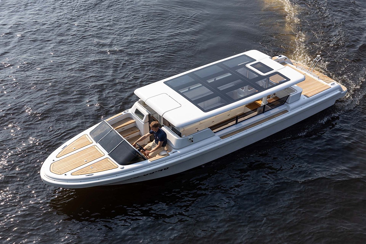 Аренда тендера Royal Tender Limo Челси в Санкт-Петербурге